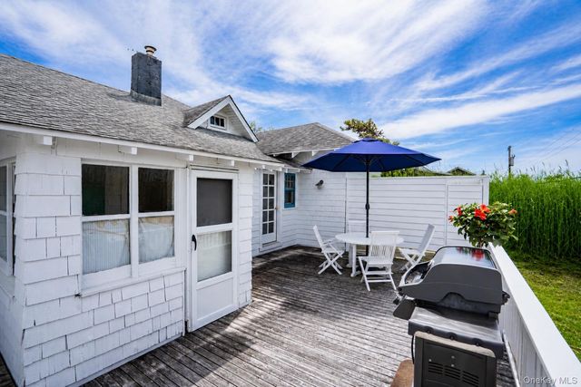 106 West Walk, Saltaire, NY 11706