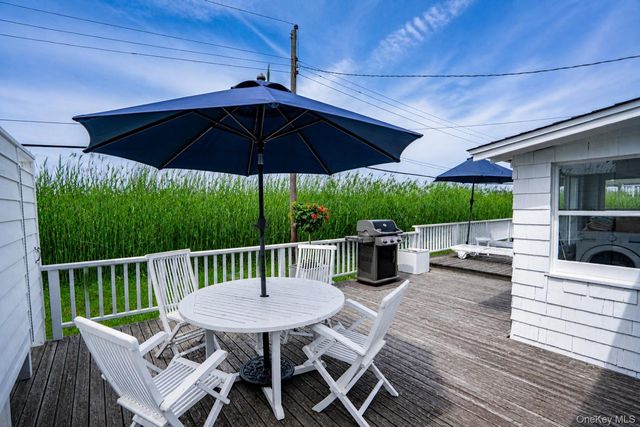 106 West Walk, Saltaire, NY 11706