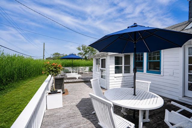106 West Walk, Saltaire, NY 11706