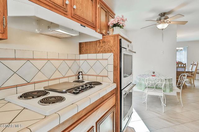 5260 Edgeware Drive, Agoura Hills, CA 91301