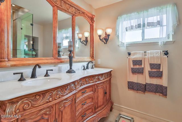 5260 Edgeware Drive, Agoura Hills, CA 91301