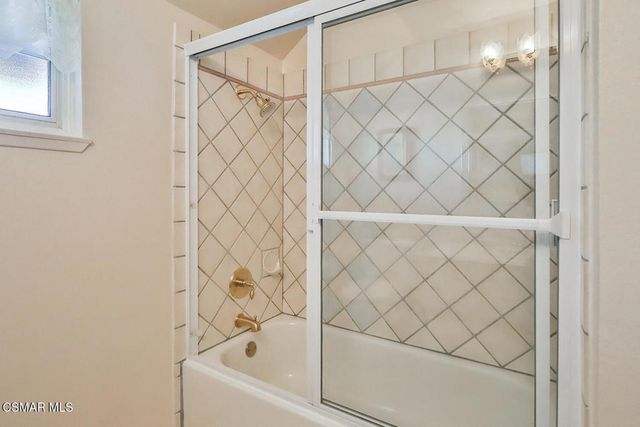 5260 Edgeware Drive, Agoura Hills, CA 91301