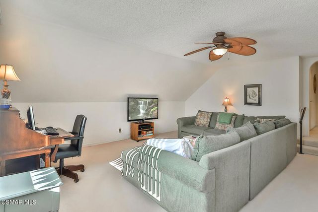 5260 Edgeware Drive, Agoura Hills, CA 91301