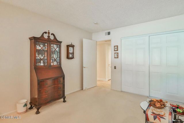 5260 Edgeware Drive, Agoura Hills, CA 91301