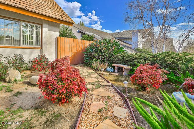 5260 Edgeware Drive, Agoura Hills, CA 91301