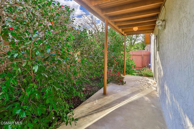 5260 Edgeware Drive, Agoura Hills, CA 91301