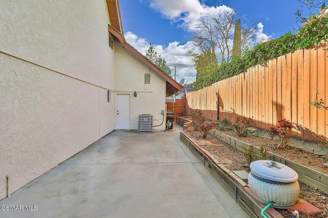 5260 Edgeware Drive, Agoura Hills, CA 91301
