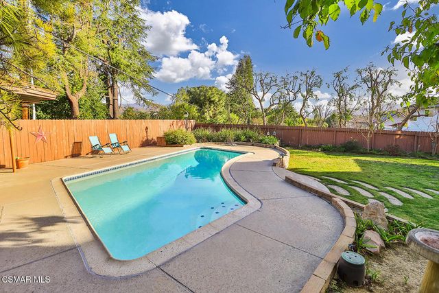 5260 Edgeware Drive, Agoura Hills, CA 91301