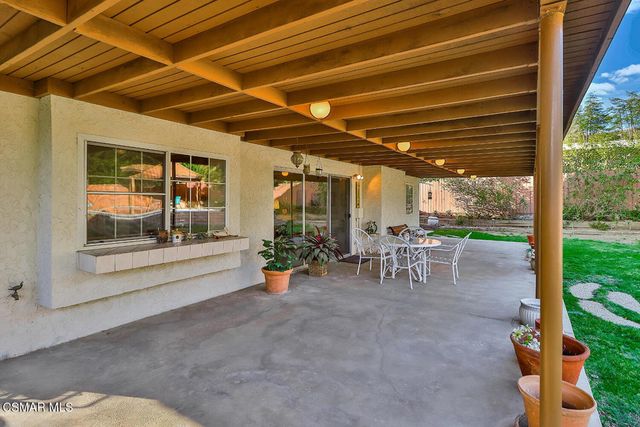 5260 Edgeware Drive, Agoura Hills, CA 91301