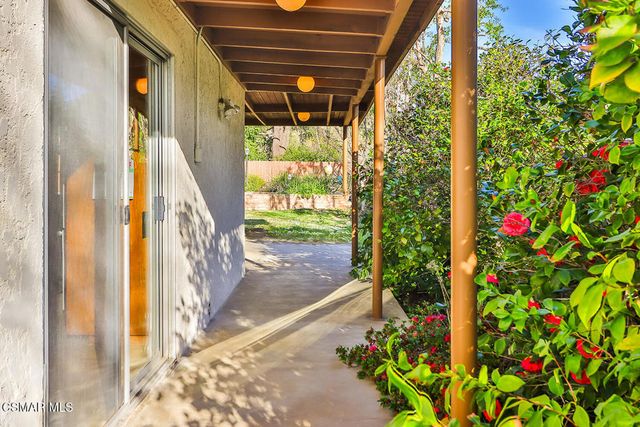 5260 Edgeware Drive, Agoura Hills, CA 91301