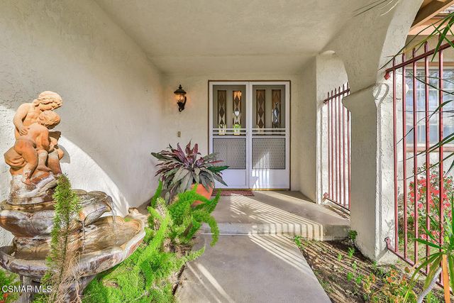 5260 Edgeware Drive, Agoura Hills, CA 91301