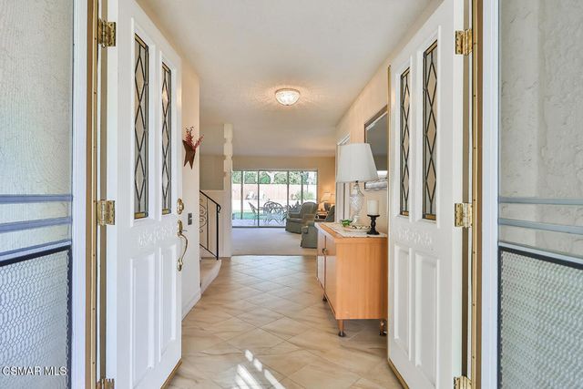 5260 Edgeware Drive, Agoura Hills, CA 91301