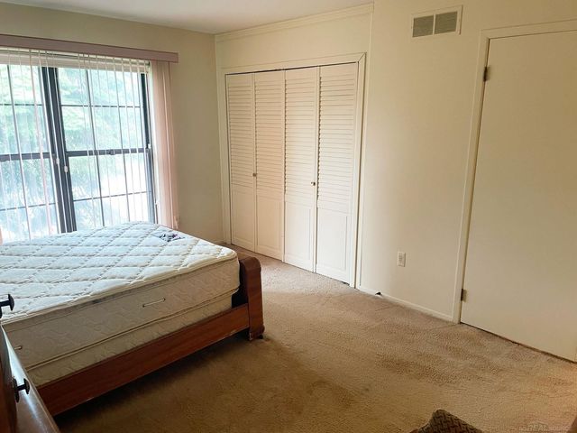 2684 Roundtree Drive, Troy, MI 48083