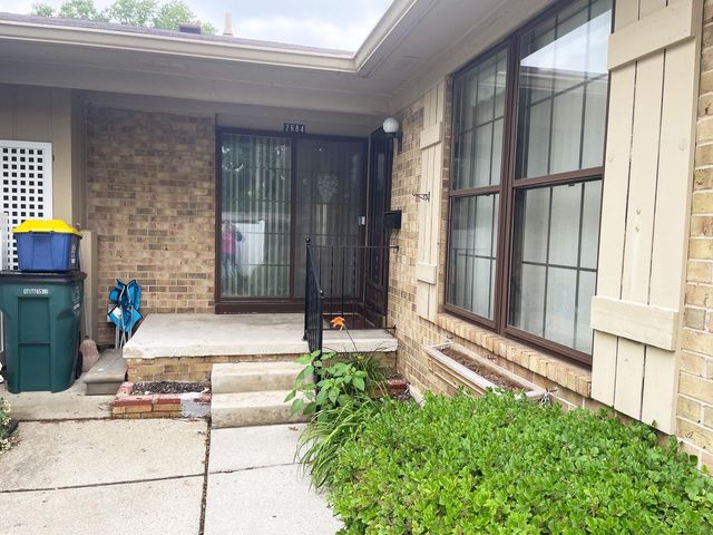 2684 Roundtree Drive, Troy, MI 48083