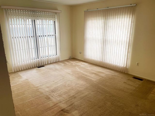 2684 Roundtree Drive, Troy, MI 48083