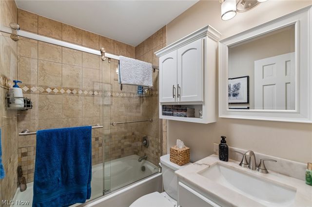 111 Leaview Lane, Chagrin Falls, OH 44022