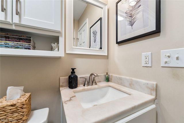 111 Leaview Lane, Chagrin Falls, OH 44022