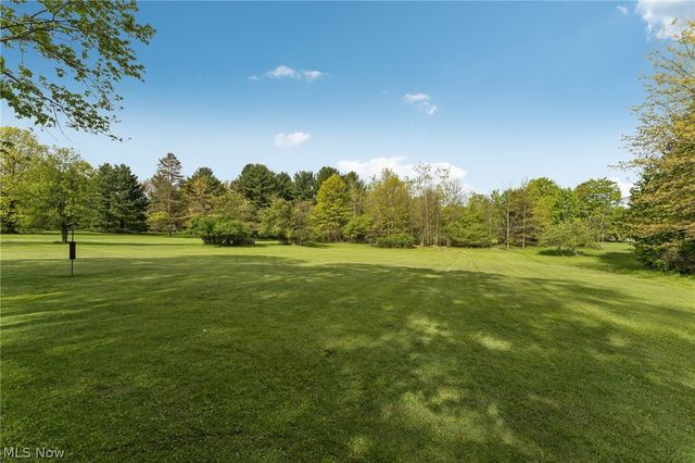 111 Leaview Lane, Chagrin Falls, OH 44022