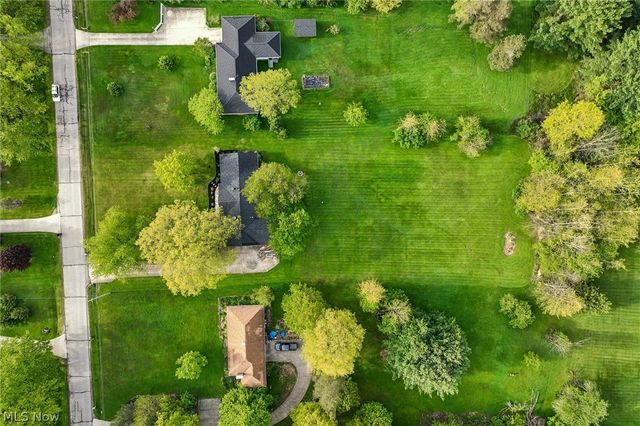 111 Leaview Lane, Chagrin Falls, OH 44022