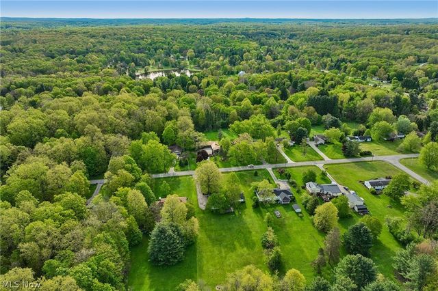 111 Leaview Lane, Chagrin Falls, OH 44022