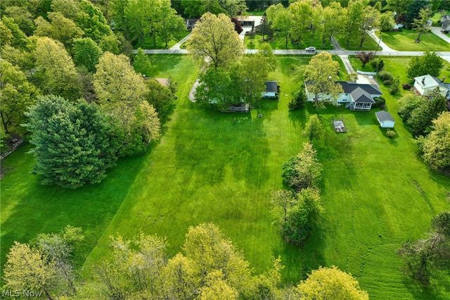 111 Leaview Lane, Chagrin Falls, OH 44022