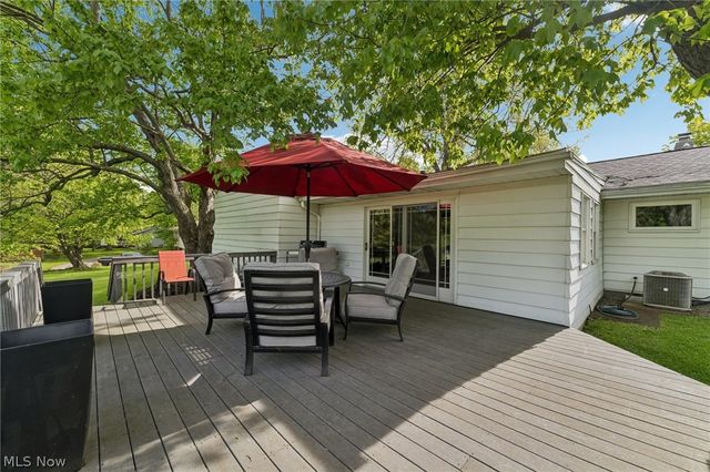 111 Leaview Lane, Chagrin Falls, OH 44022
