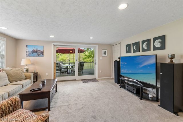 111 Leaview Lane, Chagrin Falls, OH 44022
