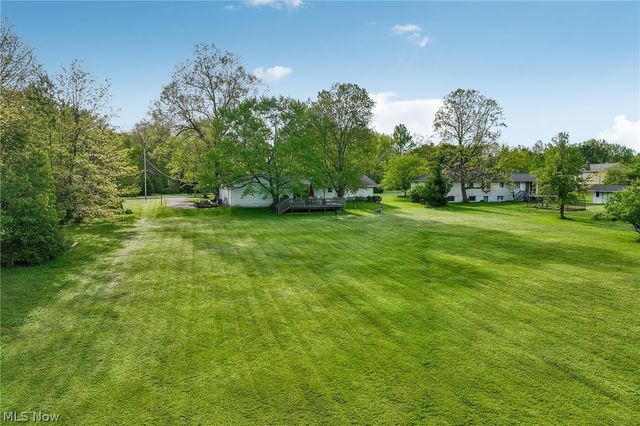 111 Leaview Lane, Chagrin Falls, OH 44022