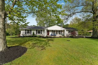 111 Leaview Lane, Chagrin Falls, OH 44022