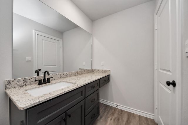 18728 Loom Drive, Conroe, TX 77306