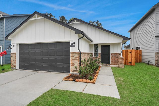18728 Loom Drive, Conroe, TX 77306