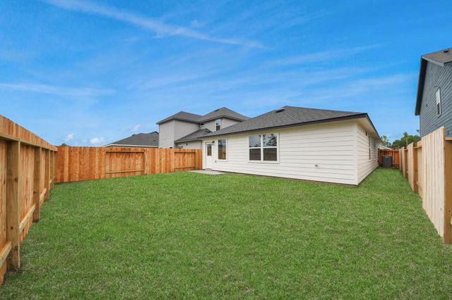 18728 Loom Drive, Conroe, TX 77306