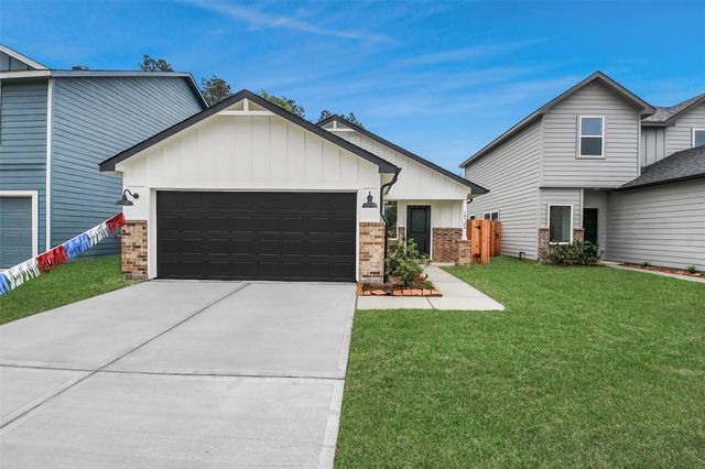 18728 Loom Drive, Conroe, TX 77306