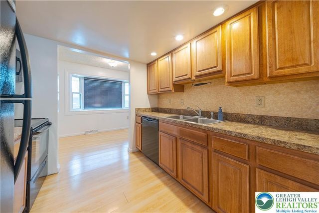 7528 Buttercup Road, Lower Macungie Twp, PA 18062