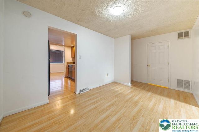 7528 Buttercup Road, Lower Macungie Twp, PA 18062