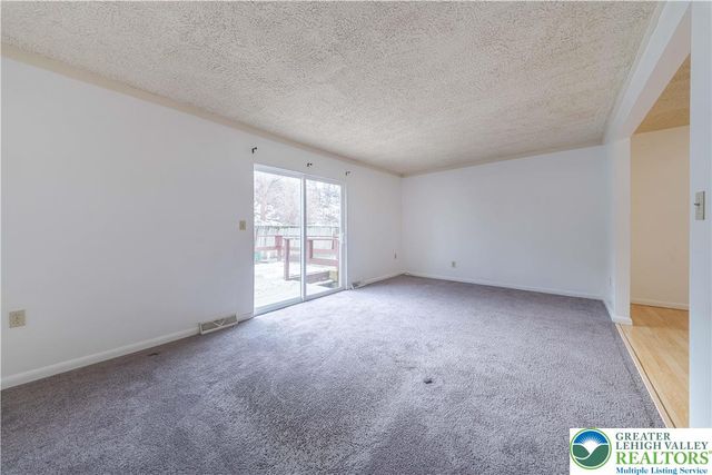 7528 Buttercup Road, Lower Macungie Twp, PA 18062