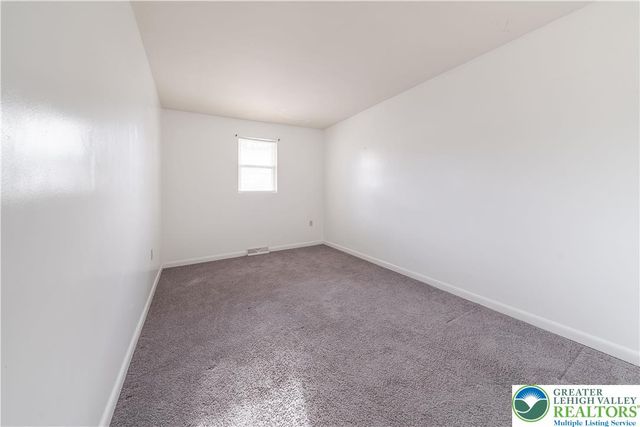 7528 Buttercup Road, Lower Macungie Twp, PA 18062