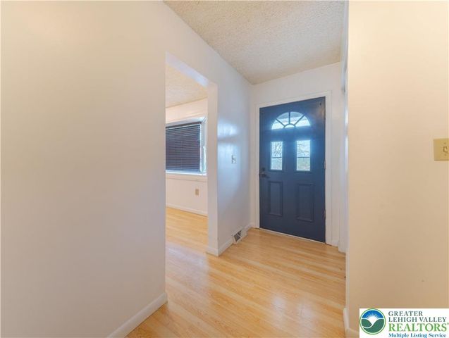 7528 Buttercup Road, Lower Macungie Twp, PA 18062