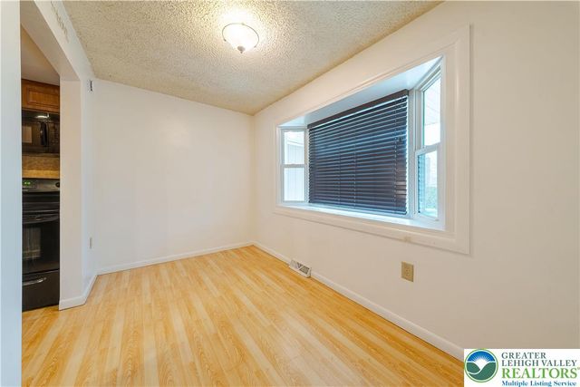 7528 Buttercup Road, Lower Macungie Twp, PA 18062