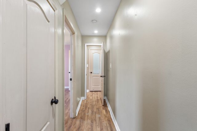 715 Gardendale Ln, Clarksville, TN 37040