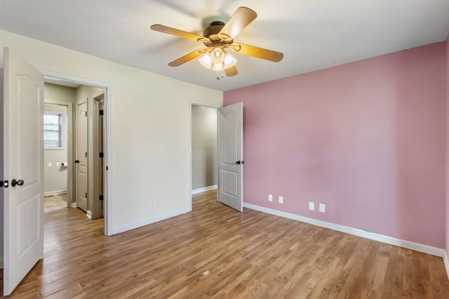 715 Gardendale Ln, Clarksville, TN 37040