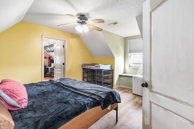 715 Gardendale Ln, Clarksville, TN 37040