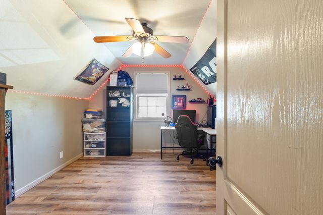 715 Gardendale Ln, Clarksville, TN 37040