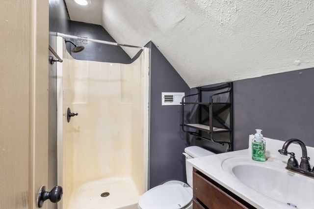 715 Gardendale Ln, Clarksville, TN 37040