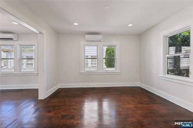 275 Farrant Terrace, Teaneck, NJ 07666