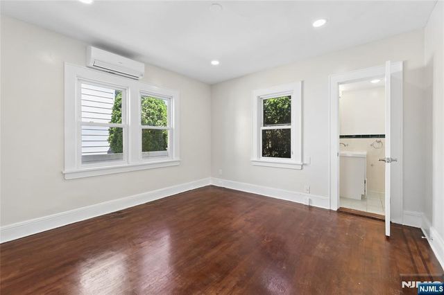 275 Farrant Terrace, Teaneck, NJ 07666