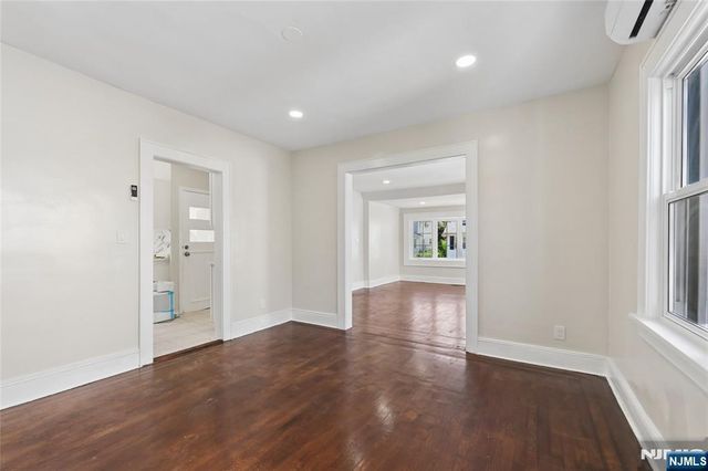 275 Farrant Terrace, Teaneck, NJ 07666