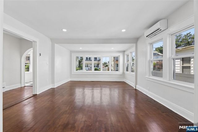275 Farrant Terrace, Teaneck, NJ 07666