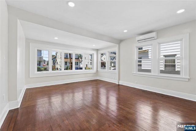 275 Farrant Terrace, Teaneck, NJ 07666