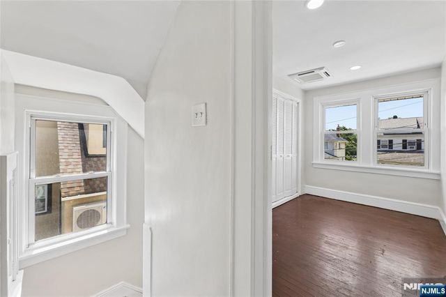 275 Farrant Terrace, Teaneck, NJ 07666